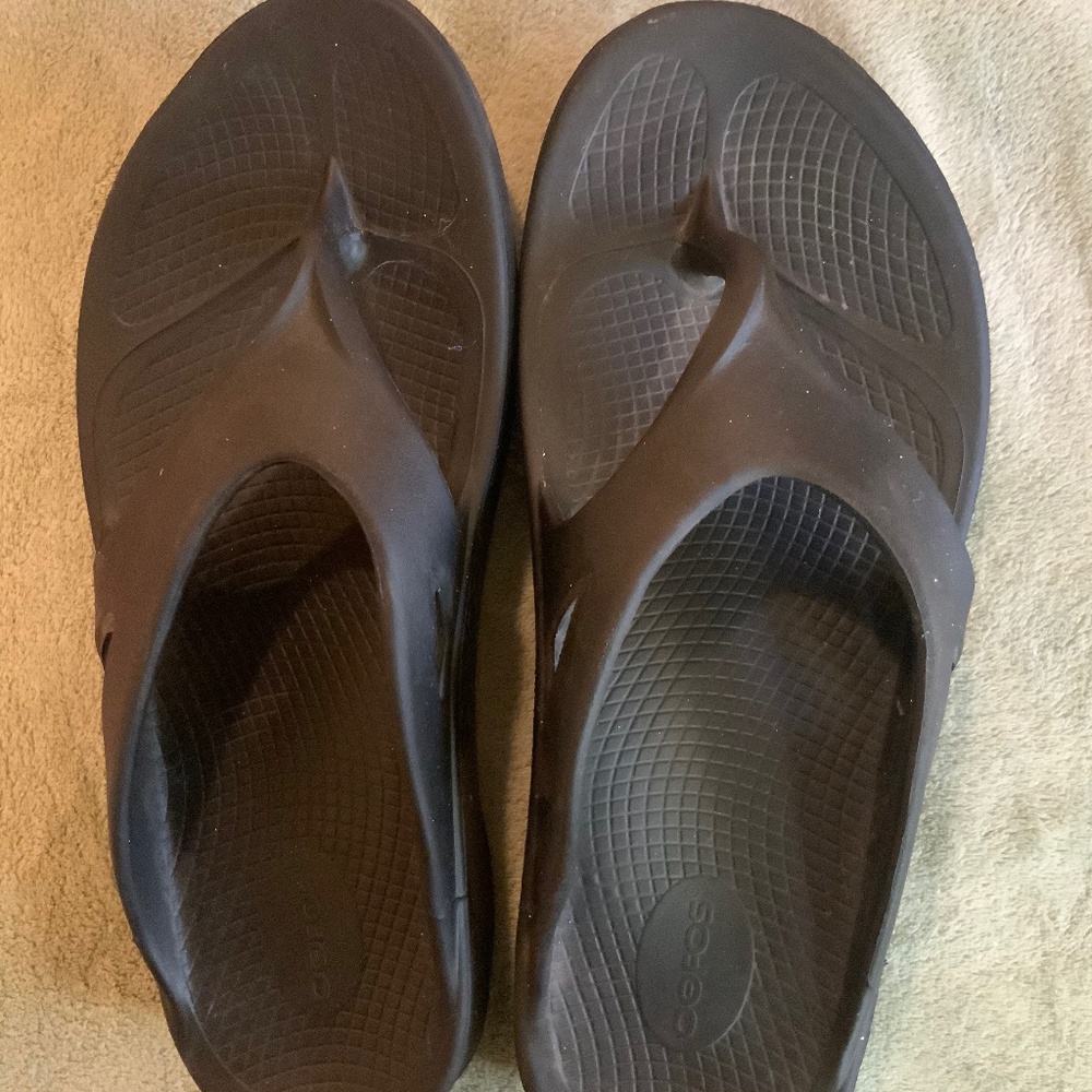 Men’s Oofos Sandals